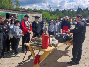 Экскурсия на территории Лесопожарного центра завершена! 