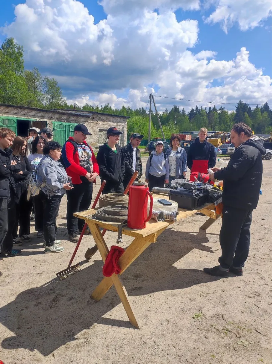 Экскурсия на территории Лесопожарного центра завершена! 