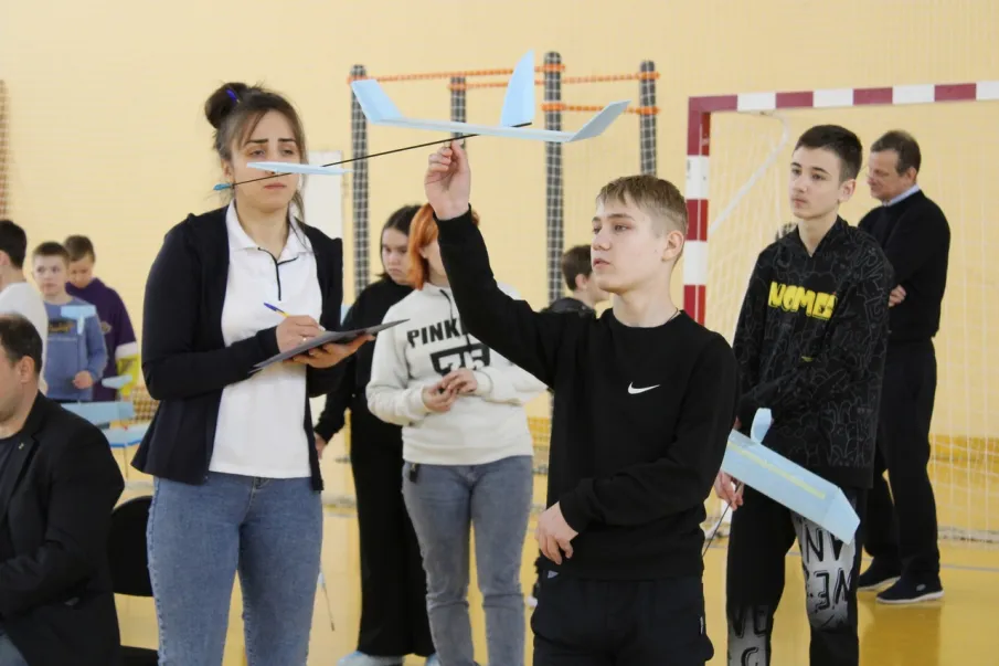 «Лети, модель!»