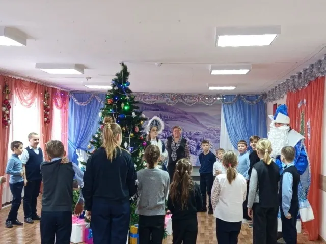 Приходили в гости настоящие Дед Мороз и Снегурочка!