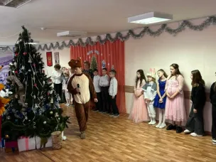 Новогоднее представление у ёлки для 4-5 классов