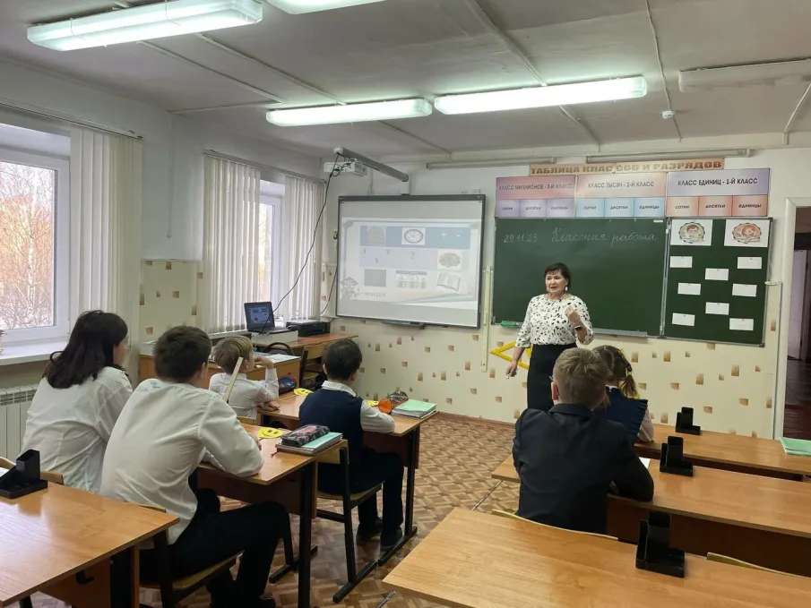 Продолжается неделя математики и русского языка. Урок математики в 6а классе