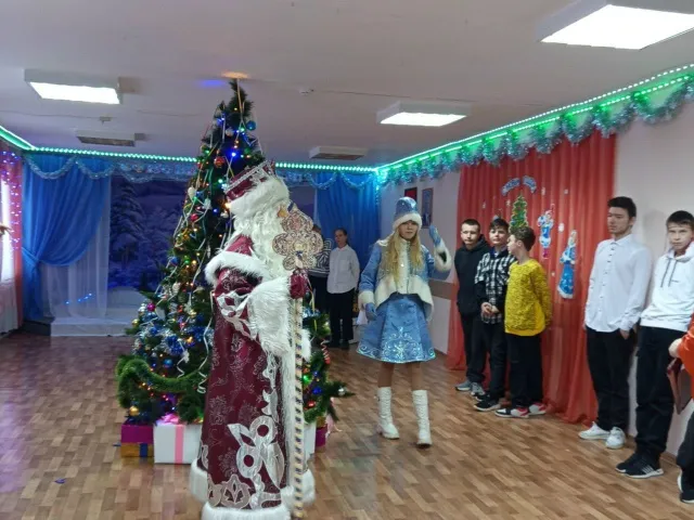 "Новогодняя тусовка" для старшеклассников