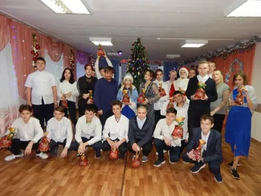 В школе Новый год