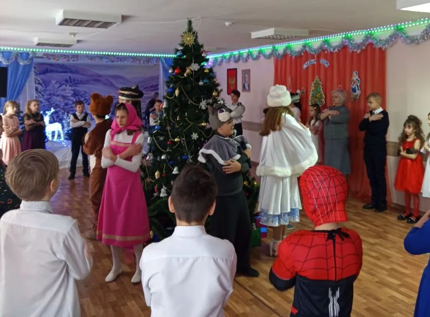 "Новогоднее приключение Маши и медведя!"